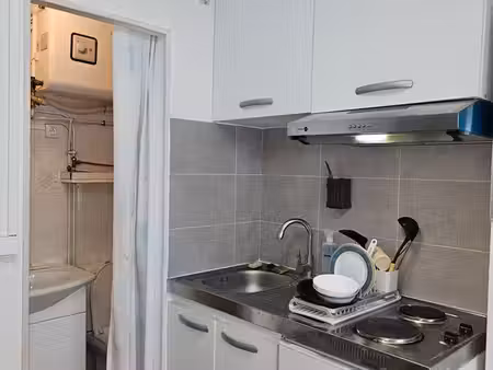 studio meublé de 12m2  590euros/mois 