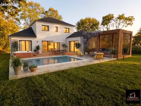villa 5 pièces 160 m²