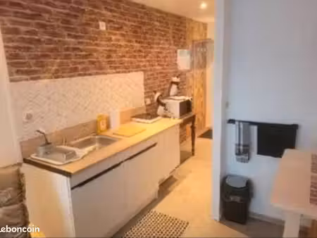 location studio meublé