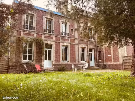 maison de charme dans parc arboré