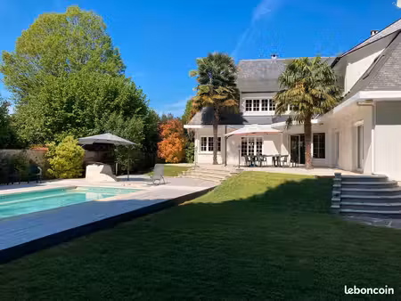 maison familiale proche fontainebleau dans quartier calme