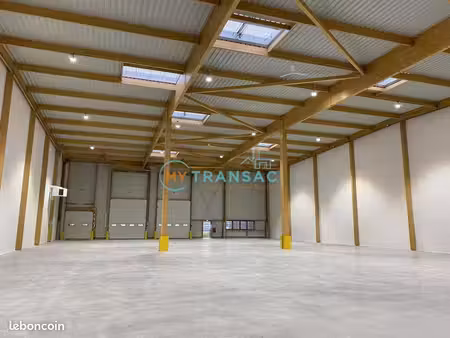 local bureaux 3 257 m²