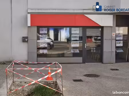 local 80 m² combs-la-ville