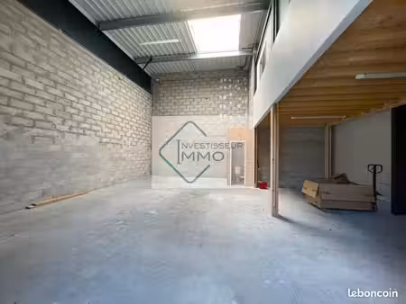local d'activité 90 m²