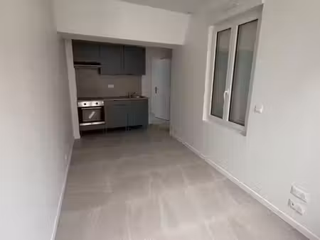 studio 1 pièce 30 m²