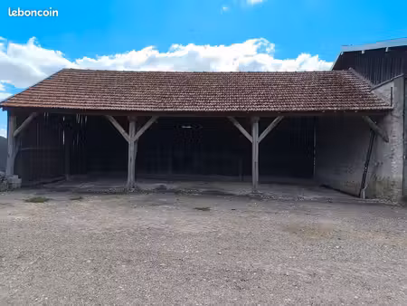 location hangar