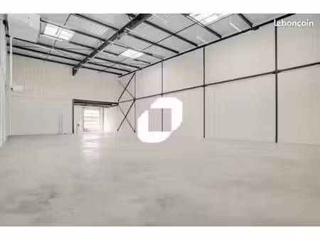 local d'activité 392 m²