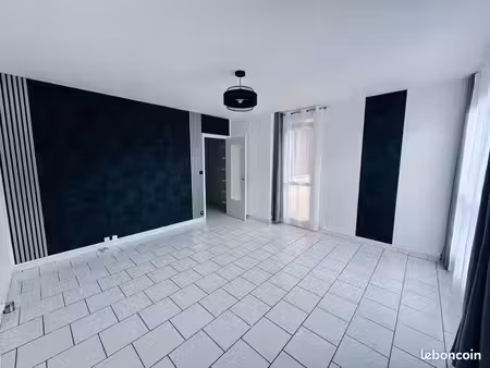 appartement 3 pièces – 60 m² – refait à neuf – disponible immédiatement