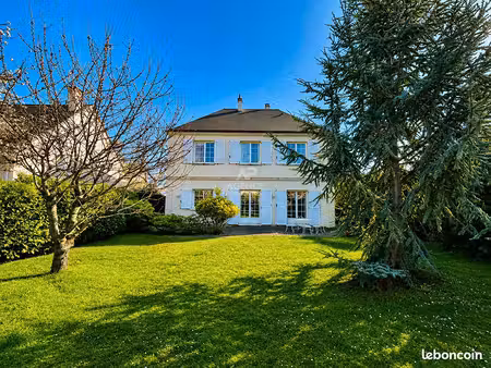 maison 7 pièces 177 m²