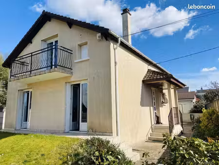 597 000 - maison 6 pièces 124 m²