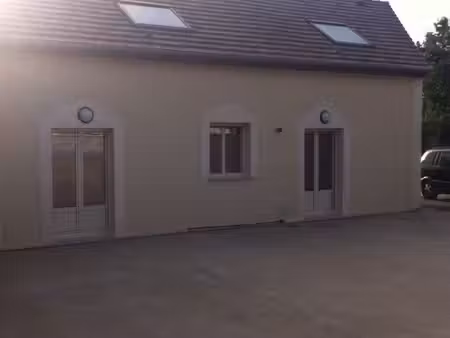 appartement 4 pièces duplex 3 chambres - grande terrasse + 2 parking - 950 euros
