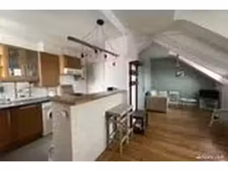 appartement 2 pièces de 35 m² tres lumineux et calme