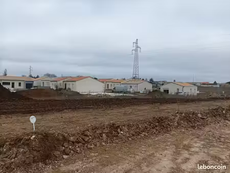 terrain à bâtir de 369 m² à echire (79)