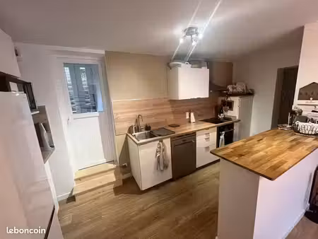a louer appartement 3 pieces – 50m2 – disponible courant decembre