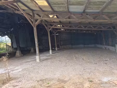 location hangar
