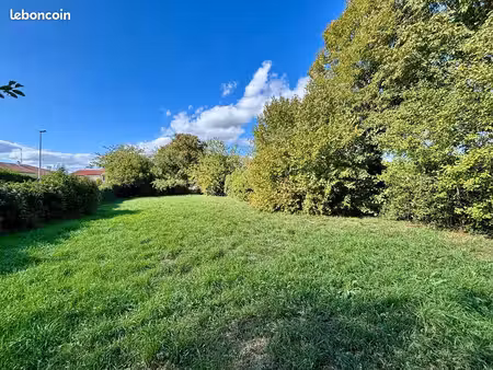 terrain 1723 m² echire