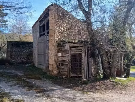 titre de l'annonce :bâtiment pierre 26m² avec cu (habitation / artisan / camping-car) – do