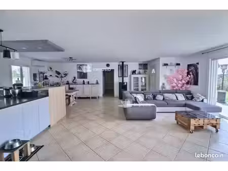 propriété 6 pièces 205 m²