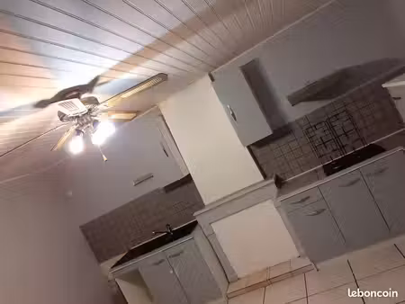 l'ile d'elle 85770 maison 4 pièces non meublè