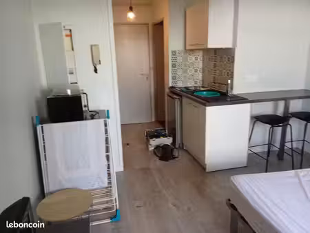 studio meuble 21 m2 en residence
