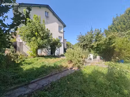 maison indépendante avec deux appartements et jardin