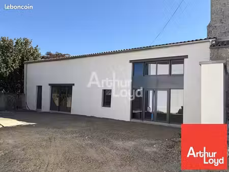local commercial 210 m² mauzé-sur-le-mignon