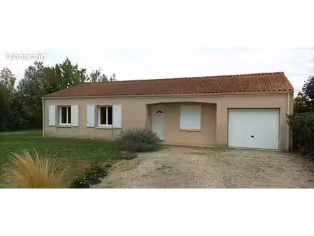 a louer  maison de 84 m2  situé à saint martin les melle (melle)  à 1 km du centre-ville