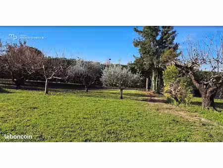 terrain à bâtir de 658 m² à pernes-les-fontaines (84)