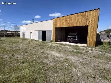 local artisanal 200 m² – bureaux + atelier + espace couvert – terrain 1 165 m²