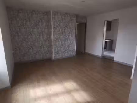 particulier loue très beau t3 centre de saint-maixent l'ecole