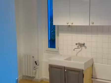 appartement 34 m2 + terrasse + parking / st genest