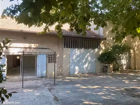 maisonnette avec dépendance à la campagne
