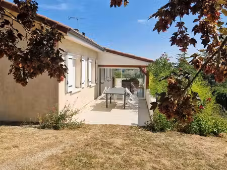 maison non meublée 3 chambres – vue panoramique sur la vallée du clain – véranda  grand so