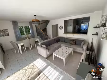 maison 4 pièces avec jardin garage dans résidence calme et sécurisé
