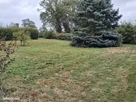 terrain à bâtir 1570 m²