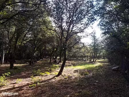 terrain à bâtir de 700 m² à cabrieres-d'avignon (84)