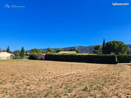 terrain à bâtir de 1430 m² à lacoste (84)
