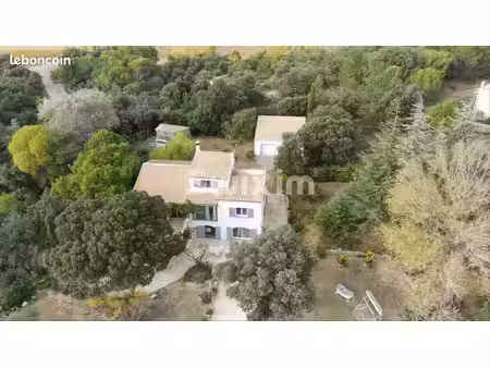 villa 5 pièces 150 m²