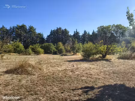 terrain à bâtir de 1500 m² à l'isle-sur-la-sorgue (84)