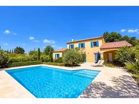 villa 5 pièces 165 m²