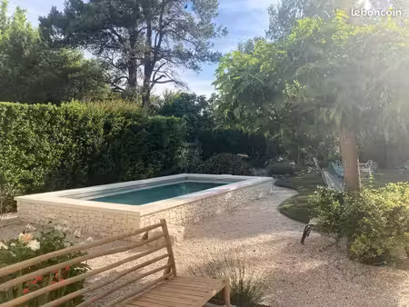 maison en bord de sorgue à 5 min de l’isle sur la sorgue