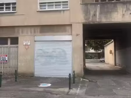 garage 15 m2 + place de parking
