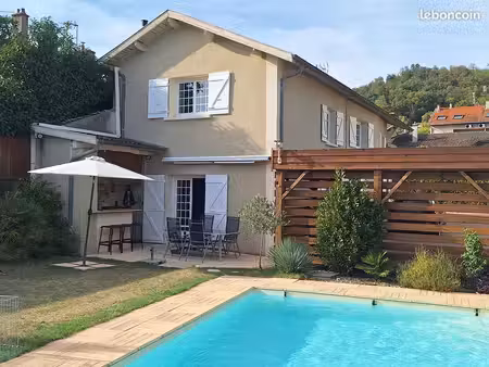 maison familiale  189 m² – grand terrain 1188 m² avec piscine – beynost centre (01700)