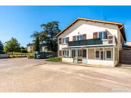 maison 7 pièces 148 m²