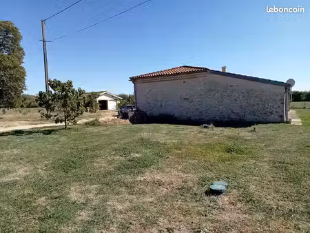 maison en pierre rénovée à louer