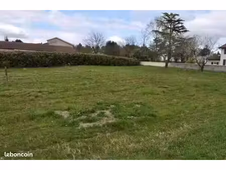 terrain 1 087 m² montmerle sur saone