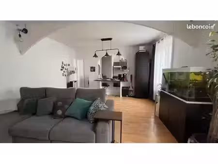 maison de ville en triplex - t3 de 70 m2 + local idéal profession libérale en rdc