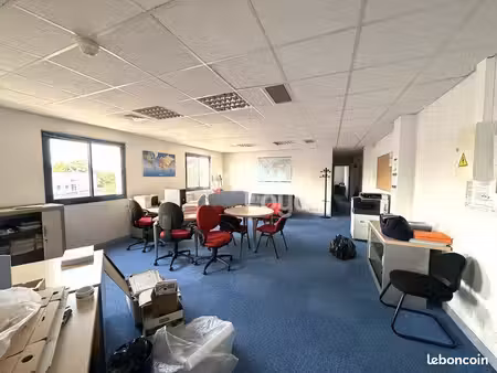 bureaux 147 m² jaunay clan