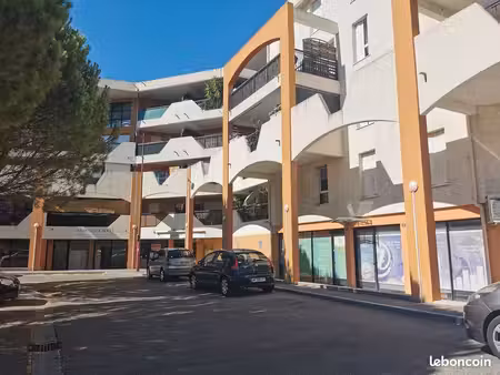 proche avignon - local commercial 37m2 récent