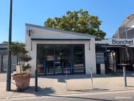 local commercial a louer